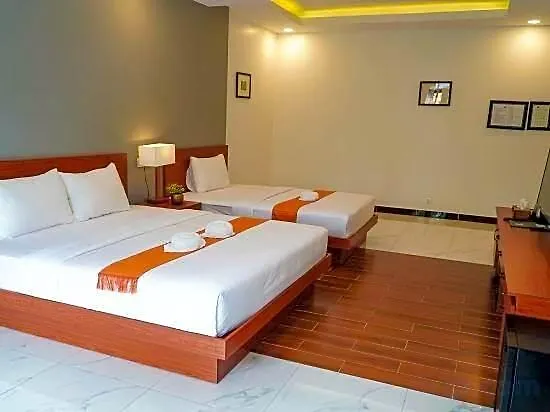 酒店 Angkor Sivutha 4*